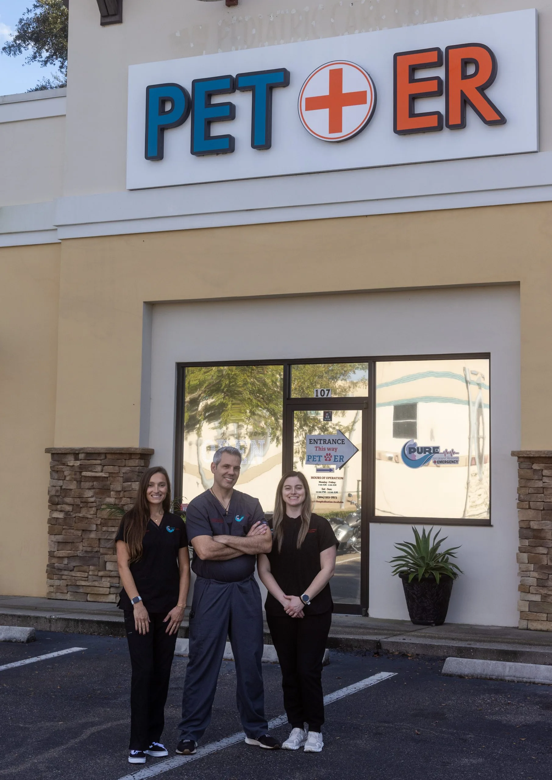 Welcoming Veterinary Clinic Lobby for Urgent Pet Care – pet urgent response and emergency