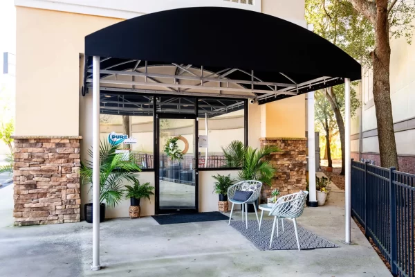 outside door sitting area 6